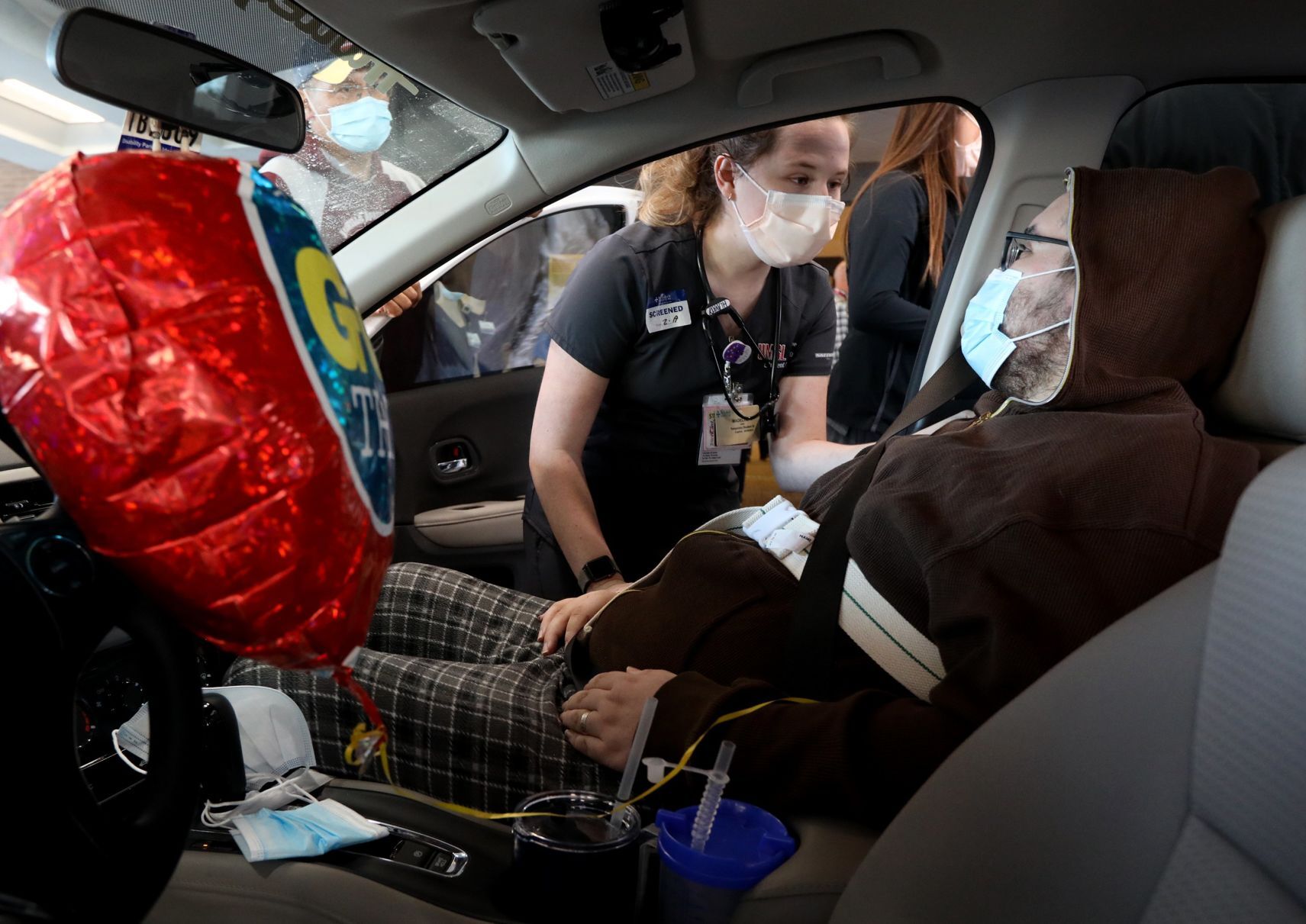 Staff cheers as COVID-19 survivor Joshua Miller discharged from St. Luke's Hospital